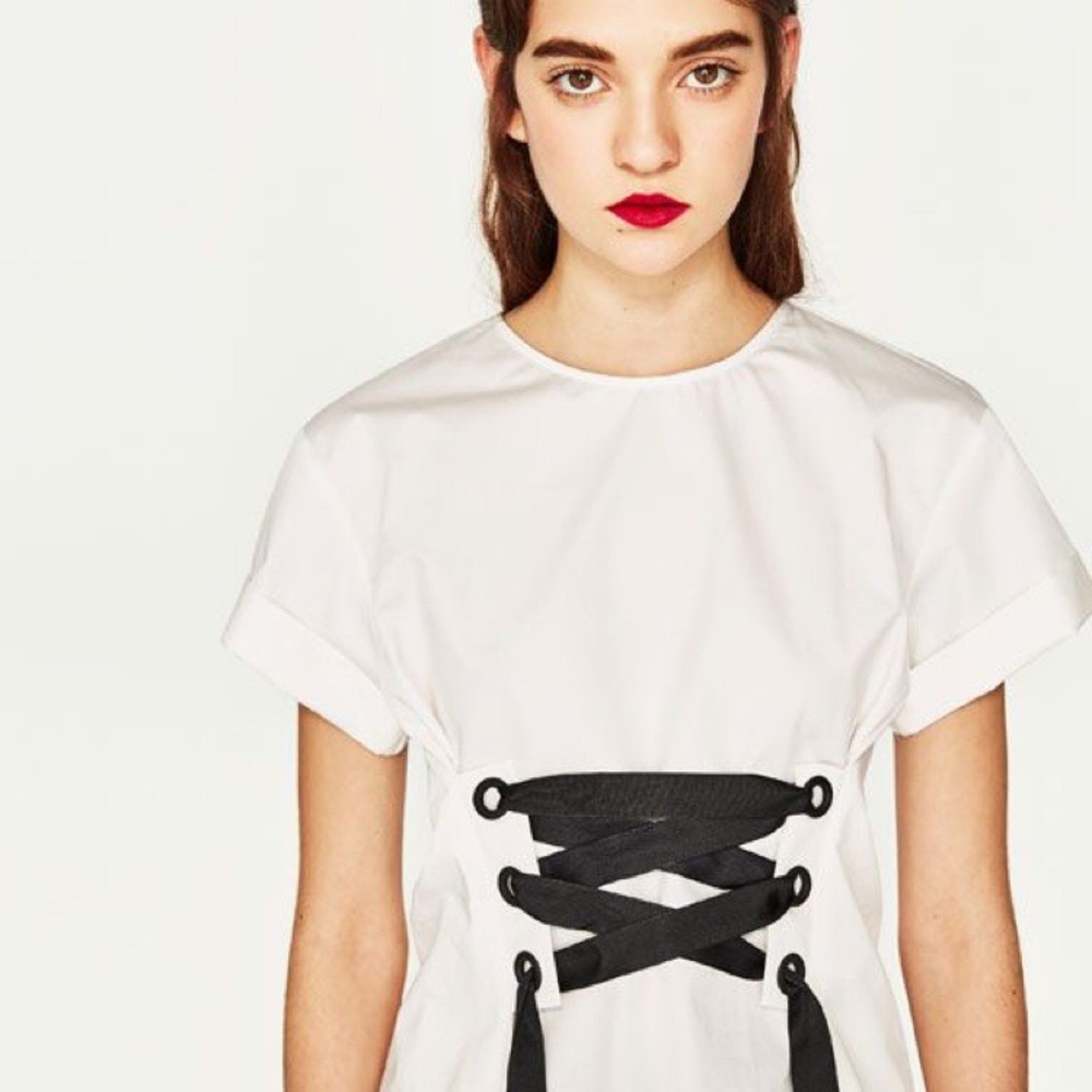 🦔 MOVING SALE Zara Lace up front corset top